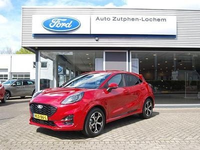 Rood (metallic) Occasion 2024 Ford Puma ST-Line X SUV | € 28.900 (Duur)