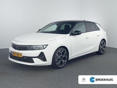 Wit Occasion 2025 Opel Astra Ultimate Hatchback | € 29.900 (Eerlijke prijs)