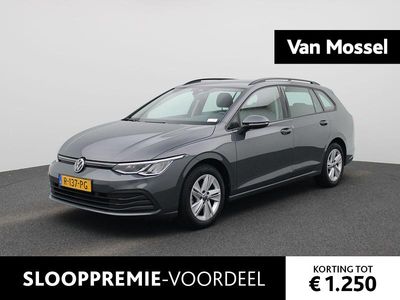Grijs Gebruikt 2022 VW Golf VIII Life Stationwagen | € 19.400 (Eerlijke prijs)