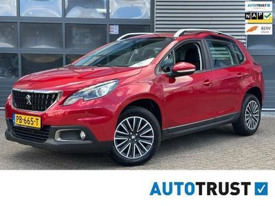 Rood, metallic lak Gebruikt 2017 Peugeot 2008 SUV | € 10.250 (Eerlijke prijs)