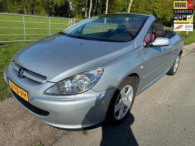 tweedehands Peugeot 307 CC 2.0-16V 136PK keurig onderhouden met leder en s