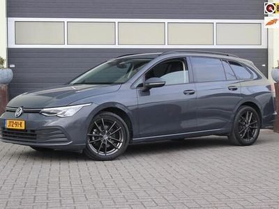 Grijs Occasion 2021 VW Golf VIII Life Stationwagen | € 19.800 (Eerlijke prijs)