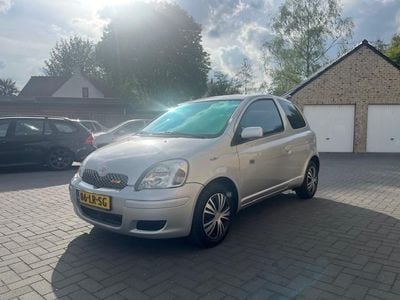 Grijs Gebruikt 2003 Toyota Yaris Sol Hatchback | € 1.850 (Eerlijke prijs)