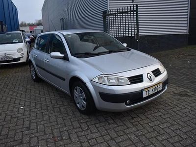 Occasion Renault Mégane II Basis 113 PK (83 kW) 2004 Grijs Hatchback