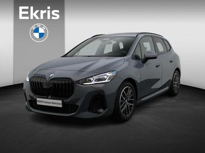 Sparkling copper grau metallic (grijs metallic) Gebruikt 2022 BMW 220 Active Tourer Comfort Edition MPV | € 36.900 (Iets duurder)