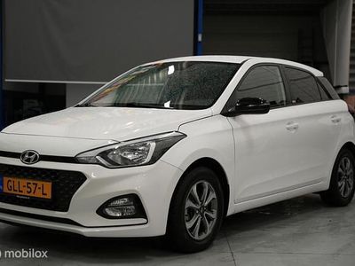 Wit Occasion 2020 Hyundai i20 Premium Hatchback | € 13.700 (Eerlijke prijs)