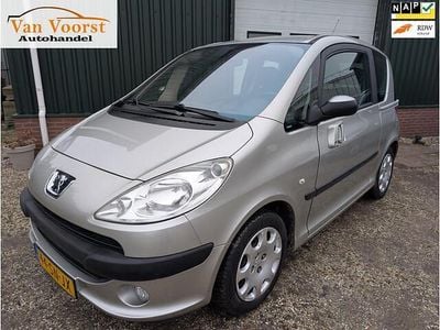 Occasion Peugeot 1007 73 PK (53 kW) 2006 Grijs MPV