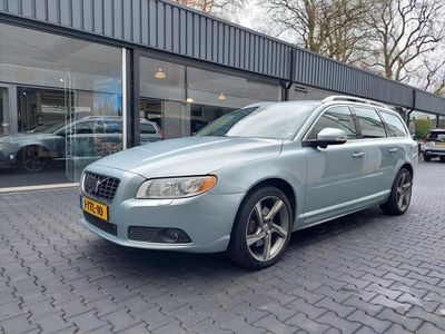 tweedehands Volvo V70 3.2 Summum Xenon Adaptieve cruise Keyless entery Geventileerde stoelen Stoelverwarming PDC Navi Cruise Clima Trekhaak