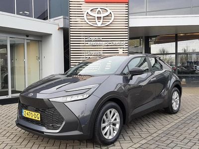 Grijs Occasion 2024 Toyota C-HR SUV | € 29.240 (Goede deal)