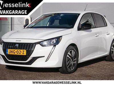 Wit (metallic) Occasion 2024 Peugeot 208 Allure Hatchback | € 21.750 (Eerlijke prijs)