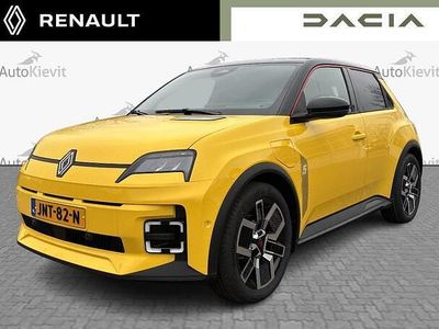 Geel Nieuw 2025 Renault R5 Komfort Hatchback | € 33.950 (Eerlijke prijs)