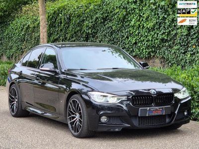 Zwart Occasion 2016 BMW 330 Executive Sedan | € 19.450 (Iets duurder)
