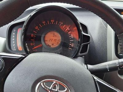 Wit Occasion 2014 Toyota Aygo X-play Hatchback | € 4.400 (Eerlijke prijs)