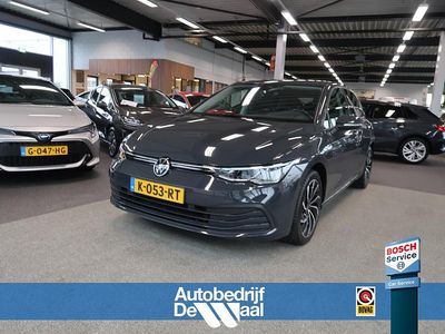 Grijs Gebruikt 2021 VW Golf VIII Life Hatchback | € 20.850 (Eerlijke prijs)