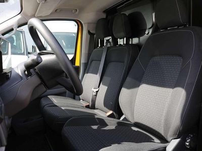 Geel Nieuw 2025 Ford E-Transit Trend Van | € 36.950 (Duur)