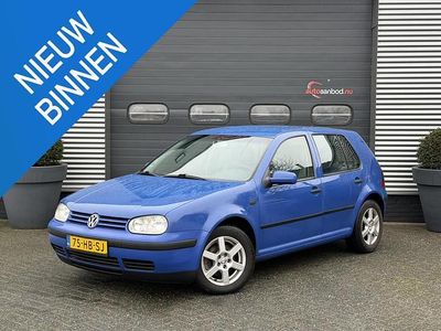 Blauw Gebruikt 2001 VW Golf IV Trendline Hatchback | € 990