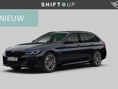 Zwart Gebruikt 2023 BMW 530e M Sport Stationwagen | € 43.940 (Iets duurder)
