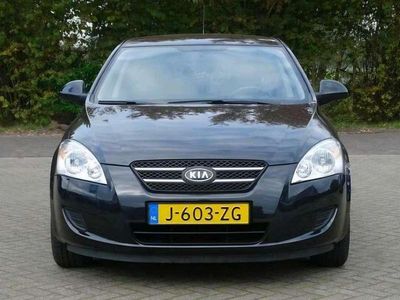 Zwart Gebruikt 2009 Kia Ceed Hatchback | € 4.499 (Eerlijke prijs)