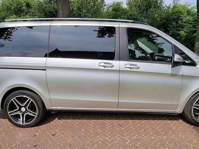 Mercedes V220