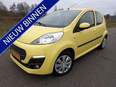 Geel Gebruikt 2012 Peugeot 107 Active Hatchback | € 3.450 (Eerlijke prijs)