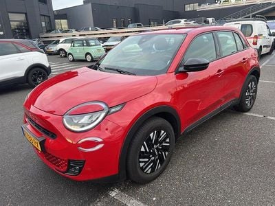 Rood Occasion 2024 Fiat 600E Red SUV | € 24.395 (Eerlijke prijs)