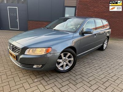 Blauw (metallic) Occasion 2014 Volvo V70 Momentum Stationwagen | € 7.950 (Eerlijke prijs)