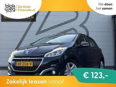 Gebruikt 2018 Peugeot 208 Signature Sky Hatchback | € 7.249 (Goede deal)