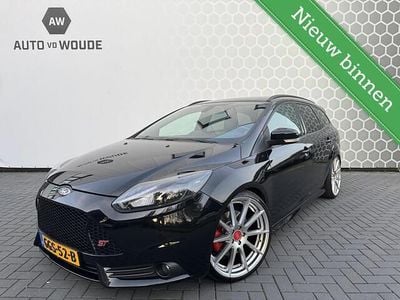 Zwart Occasion 2014 Ford Focus ST Stationwagen | € 13.950 (Iets duurder)
