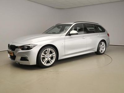 tweedehands BMW 318 3 Serie Touring i M-Sportpakket / LED / Leder /