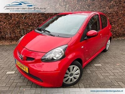 Rood Gebruikt 2007 Toyota Aygo Hatchback | € 4.750 (Eerlijke prijs)