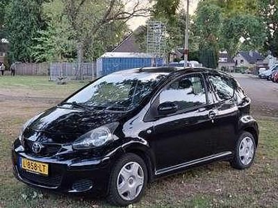 Zwart Occasion 2009 Toyota Aygo Hatchback | € 3.499 (Iets duurder)