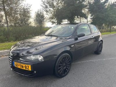 tweedehands Alfa Romeo 147 1.6 T.Spark Veloce Collezione LEER APK NAP MOOIE A