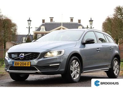 Blauw Gebruikt 2019 Volvo V60 CC Stationwagen | € 24.900 (Super prijs)