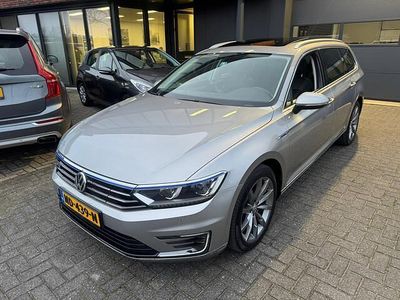 Grijs Gebruikt 2016 VW Passat Highline Stationwagen | € 10.995 (Eerlijke prijs)