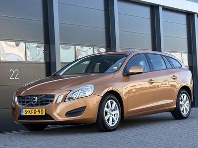 Oranje Gebruikt 2013 Volvo V60 Stationwagen | € 3.750 (Goede deal)