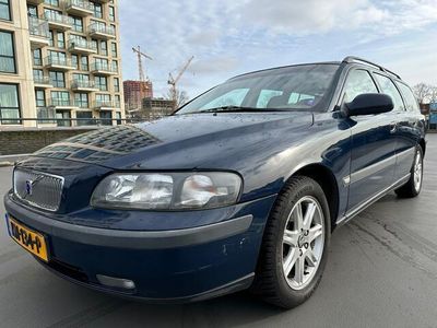 tweedehands Volvo V70 2.4 AUT Airco Cruise Trekhaak Nette Auto