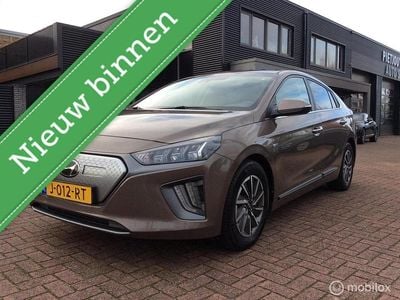 Bruin (metallic) Gebruikt 2020 Hyundai Ioniq Comfort Hatchback | € 12.999 (Goede deal)