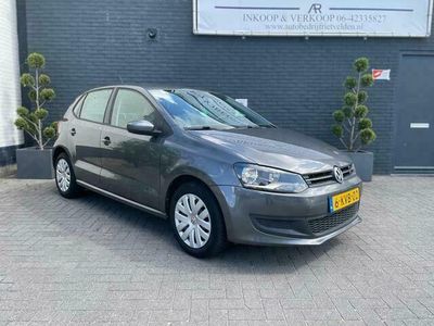 Grijs Gebruikt 2013 VW Polo Hatchback | € 7.650 (Eerlijke prijs)