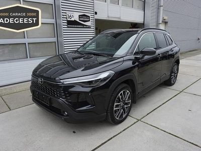 Zwart (metallic) Occasion 2025 Toyota Corolla Cross Executive SUV | € 39.950 (Eerlijke prijs)