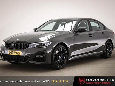 Grijs Occasion 2020 BMW 330 M Sport Sedan | € 29.800 (Goede deal)