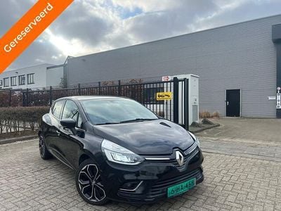 Zwart Gebruikt 2017 Renault Clio IV Bose Edition Hatchback | € 8.199 (Eerlijke prijs)