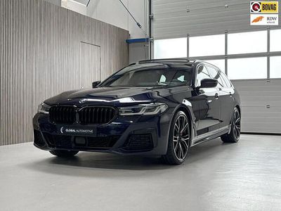Blauw, metallic lak Occasion 2021 BMW 530 M Sport Stationwagen | € 47.490 (Duur)