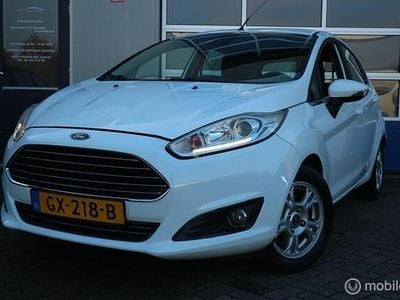 Wit Gebruikt 2015 Ford Fiesta Titanium Hatchback | € 3.400 (Eerlijke prijs)