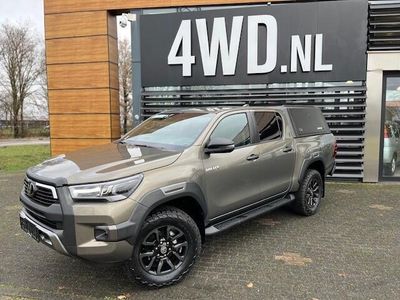 tweedehands Toyota HiLux 2.8 D-4D AUT DC 2 PERS VAN CUSTOM INVINCIBLE LEDER /NAVI/CLIMA /CRUISE ¤ 49.900 EXCL Ideale 4 X4 bedrijfsauto 3500 KG lage /hoge gearing naar wens inrichtten . FISCAAL voordelig lage tarief PROFFESSIONEEL CUSTOM OPBOUW tegen meerprijs mogeli