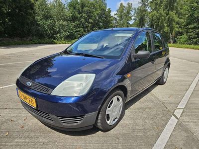 Blauw Gebruikt 2003 Ford Fiesta Ambiente Hatchback | € 2.000 (Iets duurder)