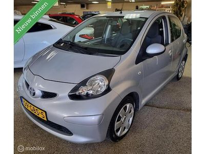 Grijs Occasion 2008 Toyota Aygo Hatchback | € 2.495 (Eerlijke prijs)
