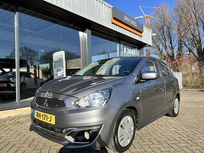 Grijs Occasion 2017 Mitsubishi Space Star Hatchback | € 7.650 (Eerlijke prijs)