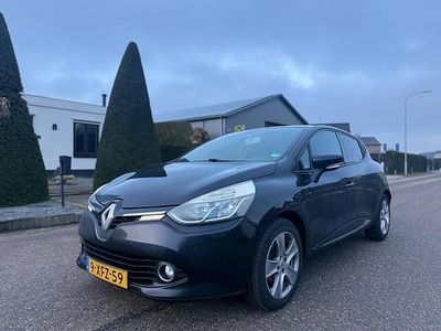 Zwart Occasion 2014 Renault Clio IV Expression Hatchback | € 5.250 (Eerlijke prijs)