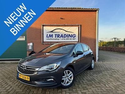 Grijs Occasion 2015 Opel Astra Business Hatchback | € 7.425 (Eerlijke prijs)