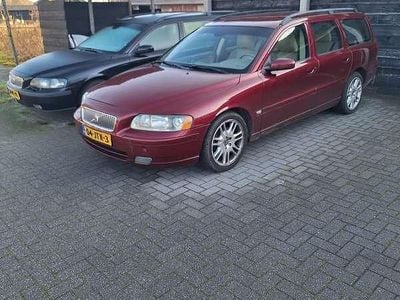 Rood Gebruikt 2006 Volvo V70 Stationwagen | € 2.000 (Super prijs)